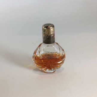 perfume-bottle-cache-vintage