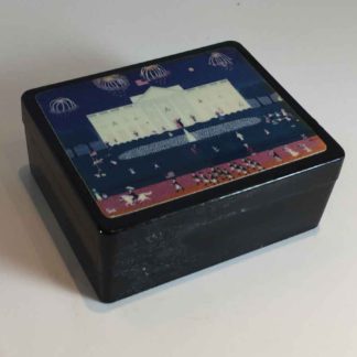 whtie-house-box-4thJuly-3quarter-top